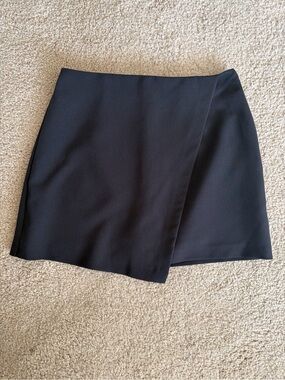 Abercrombie & Fitch A&F Black Wrap-Front Mini Scarlett Skirt skort size 26 small
